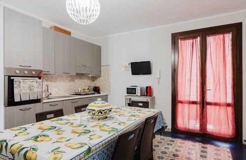 Marsala Apartment | Apartment 'Appartamento Marsalasuitesawfarm' with Private Terrace, Balcony and Air Conditioning