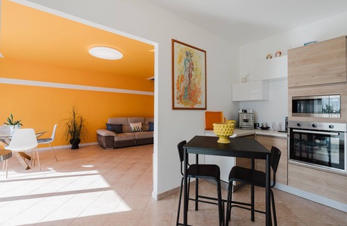 Marsala Apartment | Apartment 'Araba Fenice' with Sea View, Wi-Fi and Air Conditioning