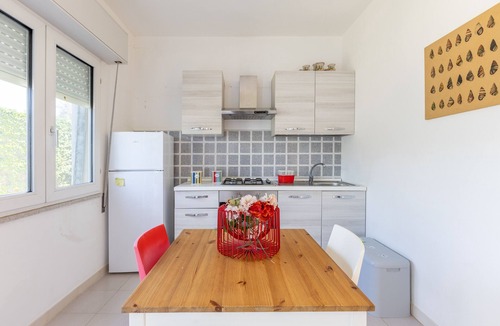 Punta Braccetto Apartment | Apartment 'Attinia' with Private Terrace, Wi-Fi and Air Conditioning