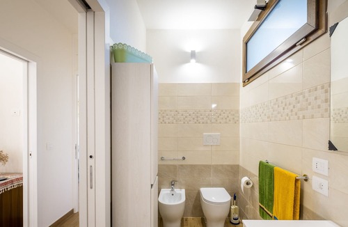 Giuggianello Apartment | Apartment "Bianco Le Murise" with Private Terrace, Wi-Fi & Air Conditioning
