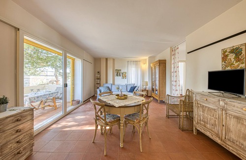 Santa Maria di Leuca Apartment | Apartment 'Bouganville' with Sea View, Wi-Fi and Air Conditioning