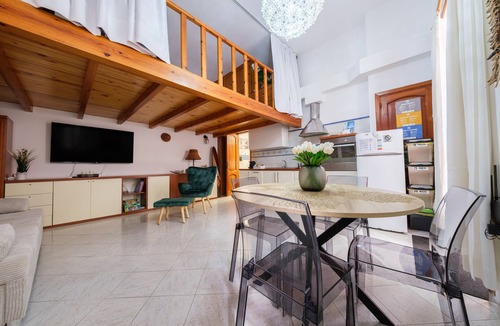 Lipari Historic Centre Apartment | Apartment 'Cafio's House' with Wi-Fi and Air Conditioning