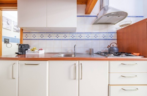 Lipari Historic Centre Apartment | Apartment 'Cafio's House' with Wi-Fi and Air Conditioning