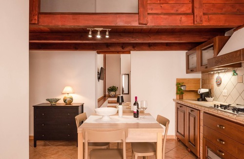 Montallegro Apartment | Apartment 'Cantina' with Wi-Fi and Air Conditioning