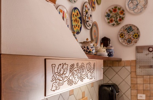 Montallegro Apartment | Apartment 'Cantina' with Wi-Fi and Air Conditioning