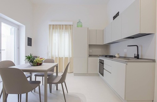 San Leone Apartment | Apartment 'Casa Ancora' with Private Terrace, Wi-Fi and Air Conditioning