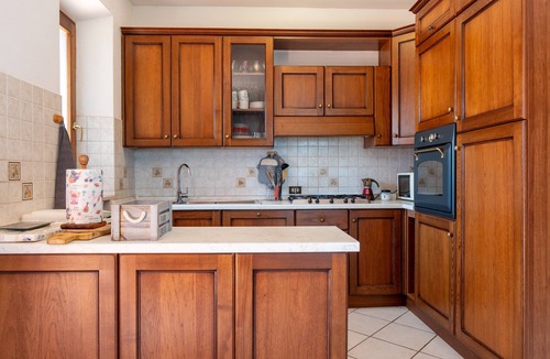 Acquaviva Apartment | Apartment 'Casa Isidora' with Mountain View, Wi-Fi and Air Conditioning