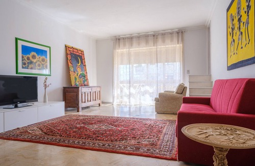 Castromediano Apartment | Apartment 'Casa Lilian' with Balconies & Wi-Fi