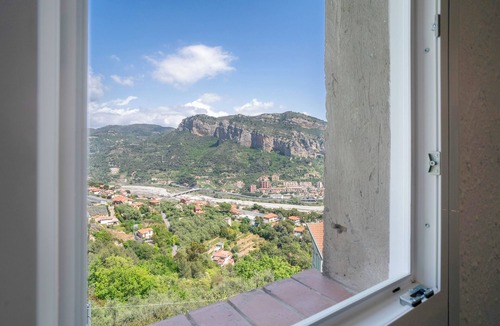 Seglia San Bernardo Apartment | Apartment 'Casa Ofelia' with Sea View, Wi-Fi and Air Conditioning