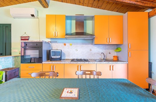 Agnone Bagni Apartment | Apartment 'Casa Pina A Due Passi Dal Mare' with Private Terrace and Air Conditioning