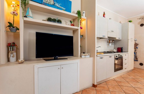 Mascali Apartment | Apartment 'Casa Vacanze Indaco' with Mountain View, Wi-Fi, and Air Conditioning