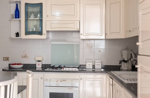 Trappeto Apartment | Apartment 'Casa Viola' close to the Sea with Wi-Fi