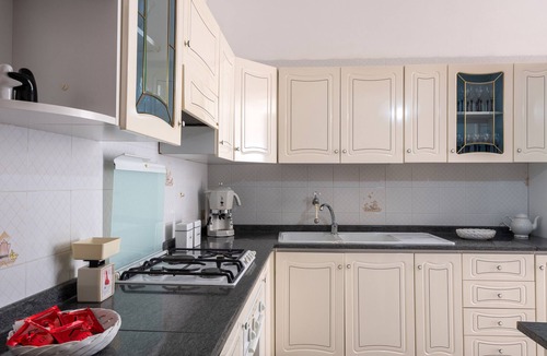 Trappeto Apartment | Apartment 'Casa Viola' close to the Sea with Wi-Fi