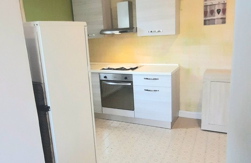 Desenzano del Garda Apartment | APARTMENT ESMERA SPACIOUS AND QUIET IN THE MIDDAY OF GREEN