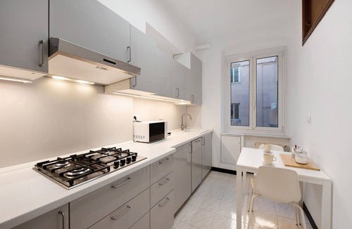 San Fruttuoso Apartment | Apartment 'Entire Near Brignole' with Wi-Fi and Air Conditioning