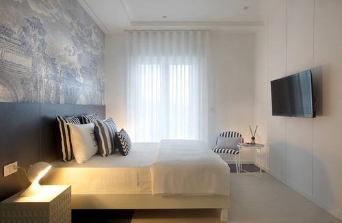 Pompei Apartment | Apartment 'Farella' with Mountain View, Wi-Fi and Air Conditioning