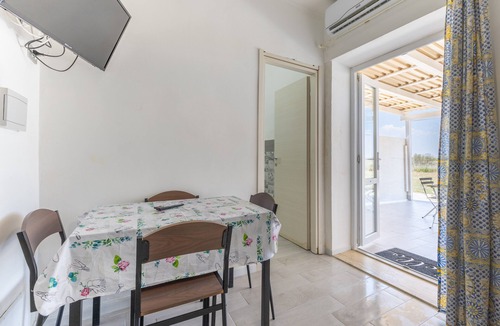Granelli Apartment | Apartment "Fenicottero Rosa" with Private Terrace & Wi-Fi