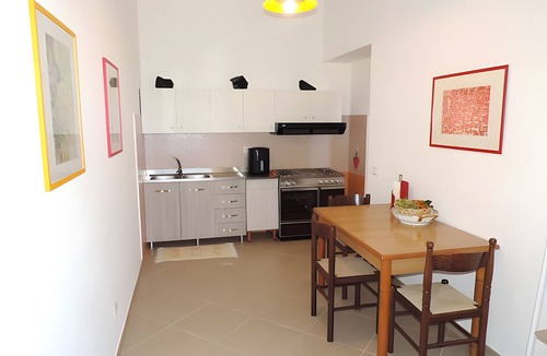 Pianoconte Apartment | Apartment 'Filicudi' with Sea View, Wi-Fi and Air Conditioning