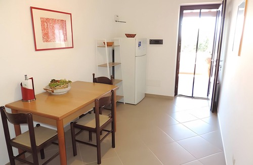 Pianoconte Apartment | Apartment 'Filicudi' with Sea View, Wi-Fi and Air Conditioning