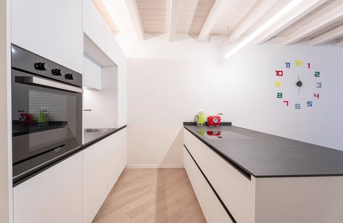 Salo Apartment | Apartment 'Flat 4' with Lake View, Wi-Fi and Air Conditioning