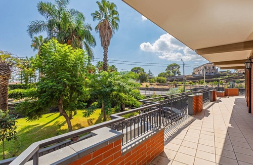 Aci Sant'Antonio Apartment | Apartment 'Il Giardino Di Pietra' with Mountain View, Wi-Fi and Air Conditioning