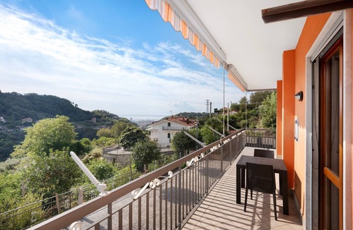 Salerno House | Apartment 'Il Limoneto Di Giovi' with Sea View, Wi-Fi and Air Conditioning