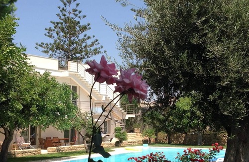 Donnalucata Apartment | Apartment in Donnalucata with Common Pool