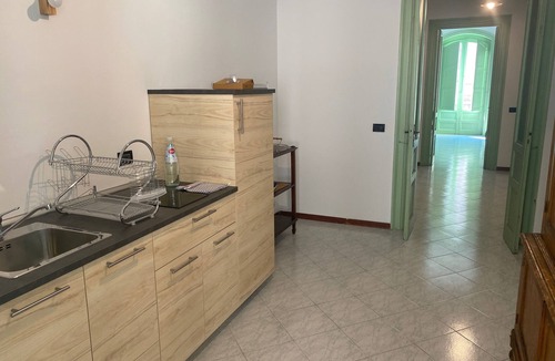 Borgo Vecchio Apartment | APARTMENT IN EARLY 20TH CENTURY BUILDING