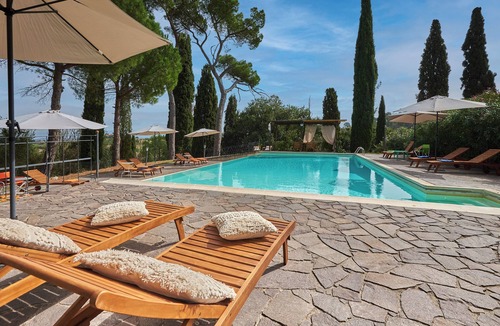 Torrita di Siena Apartment | Apartment in Torrita, ground floor, terrace with view, swimming pool, 4 people
