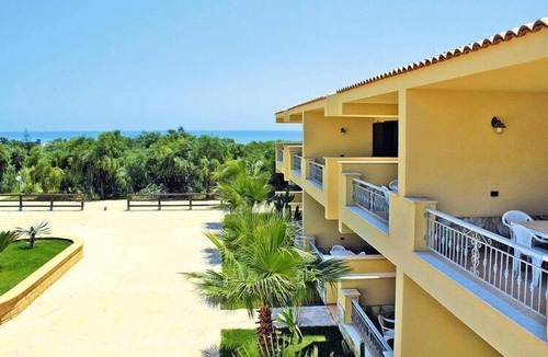Triscina Apartment | Apartment in Triscina by the Sea & Pools