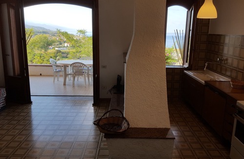 Fuscaldo Villa | Apartment in villa with panoramic terrace overlooking the sea