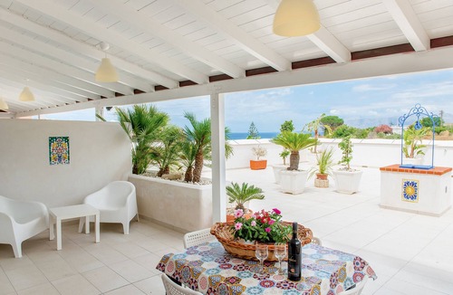 Alcamo Marina Apartment | APARTMENT IN VILLA 200 METERS FROM THE BEACH WI FI CAR RENTAL