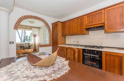 Coste Apartment | Apartment in Villa with Pool