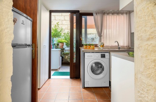 Carpignano Salentino Apartment | Apartment 'Al Vico' with Private Terrace and Air Conditioning
