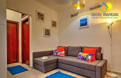 Isola delle Femmine Apartment | Apartment just steps from the beautiful beach of Isola delle females