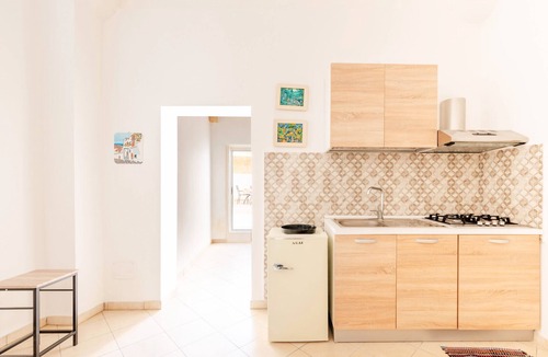 San Cesario di Lecce Apartment | Apartment 'Dimora Bianca' with Private Terrace and Air Conditioning