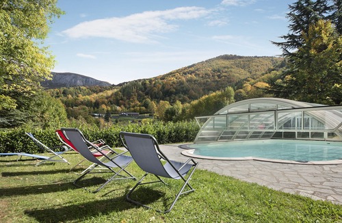 Santo Stefano dʼAveto Apartment | Apartment "Agriturismo La Casa sul Poggio - Aiona" with Private Terrace, Shared Pool