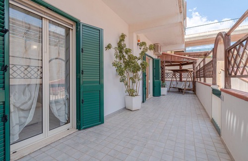 Marina di Ragusa Apartment | Apartment 'La Casa Di Rosa' with Private Terrace and Wi-Fi