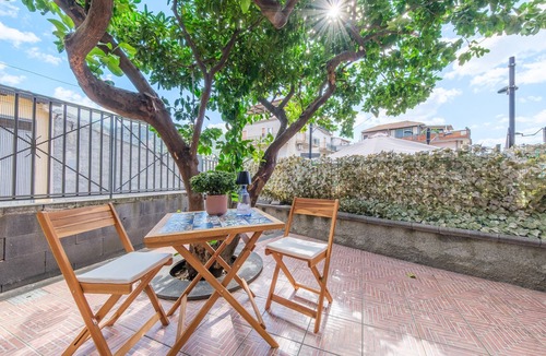 Gaggi Apartment | Apartment 'La Casa Dei Limoni' with Mountain View and Private Terrace