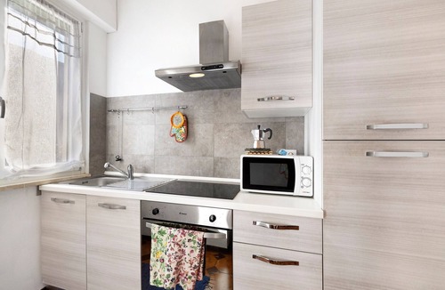 Finalborgo Apartment | Apartment La Terrazza di Elico with Garden & Wi-Fi