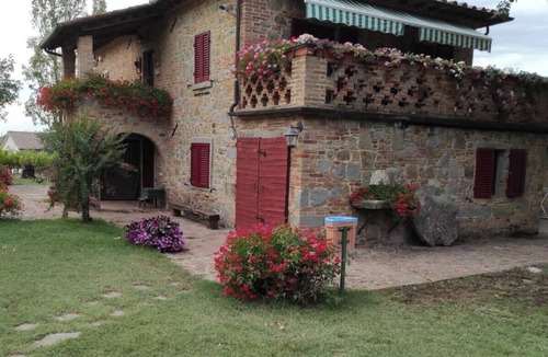 Ferretto House | Apartment "La Vecchia Fornace La Casina" with Shared Pool & Wi-Fi