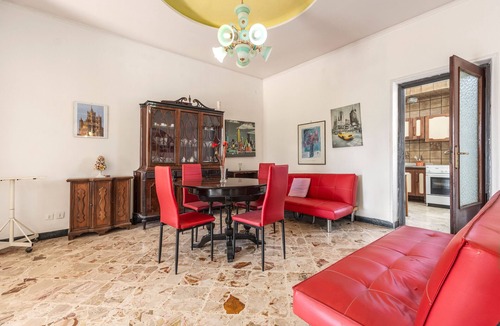 Mondello Apartment | Apartment 'Large Martini' with Mountain View, Wi-Fi and Air Conditioning