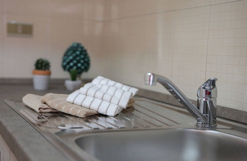 Balestrate Apartment | Apartment 'Le Magnolie 9 - 1° Piano' with Sea View, Wi-Fi and Air Conditioning