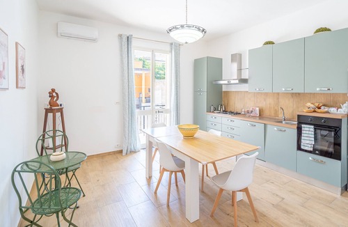Melilli Apartment | Apartment 'Libellula' with Balcony, Wi-Fi and Air Conditioning