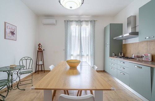 Melilli Apartment | Apartment 'Libellula' with Balcony, Wi-Fi and Air Conditioning