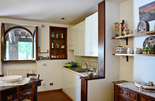 Citta della Pieve Apartment | Apartment 'Lo Stagno - La Cerretola' with Shared Pool, Shared Garden and Wi-Fi
