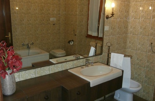 Suburbio VII Portuense Apartment | Apartment located on the second floor of an old historic villa