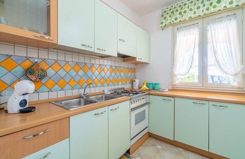 Marzamemi Apartment | Apartment 'Lorenzo' with Sea View, Wi-Fi and Air Conditioning