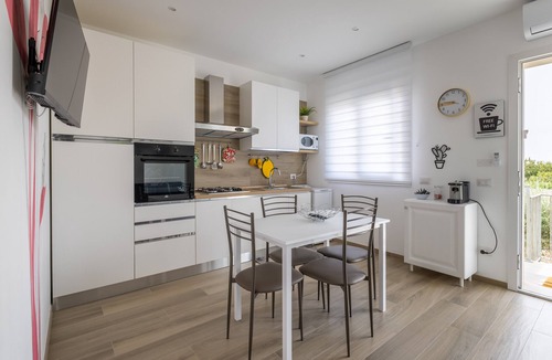 Ragusa Apartment | Apartment 'Lumia' with Shared Terrace, Wi-Fi and Air Conditioning