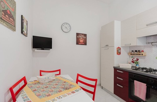 Trapani City Centre Apartment | Apartment 'Marilù' with Private Terrace and Wi-Fi